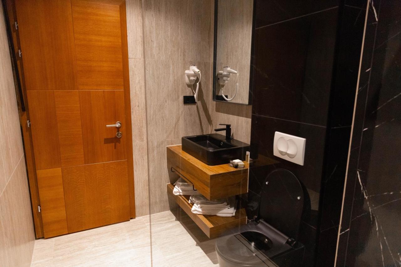 Hotel Tesara Prizren Esterno foto